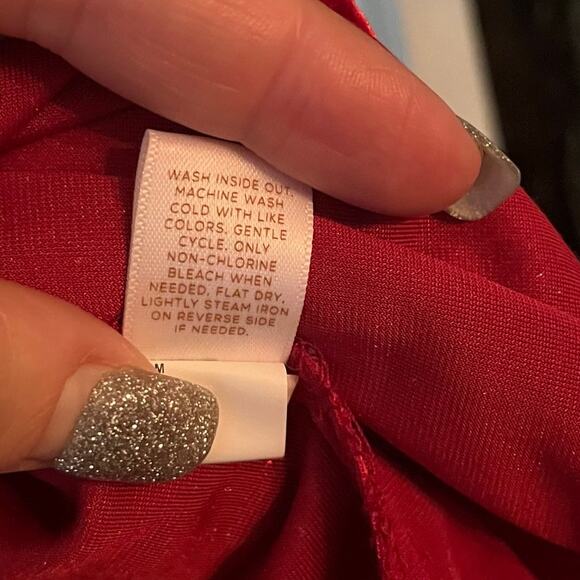 Lauren Conrad Red Velvet Cap Sleeve Top Blouse M Tie Back Pleated Detail Goth - Picture 7 of 8